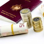 Den Urlaub in Ausland finanzieren
